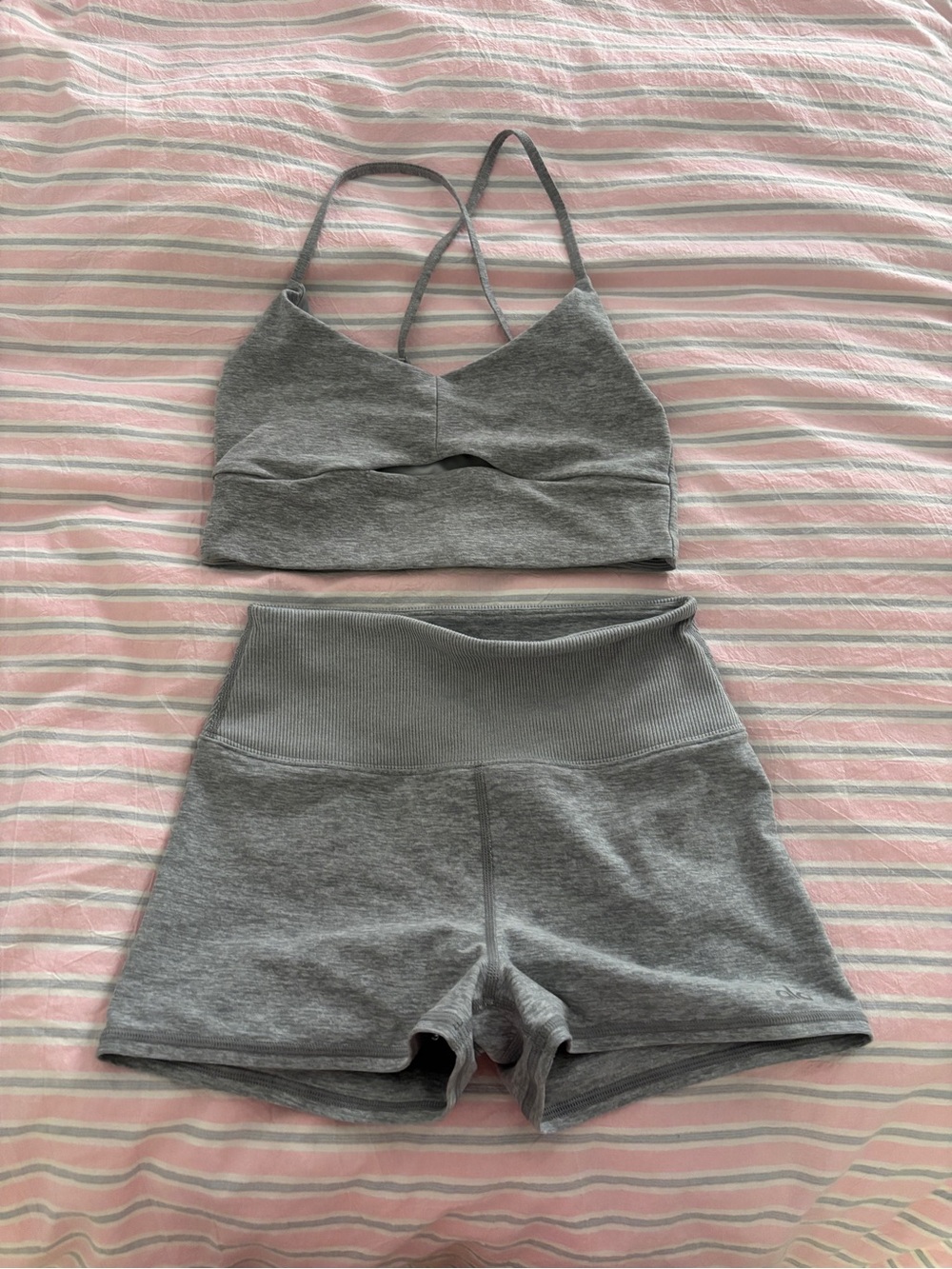 grey alo yoga workout set small - Picture 1 of 5